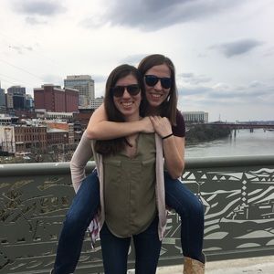 Meet your Posher, Marisa